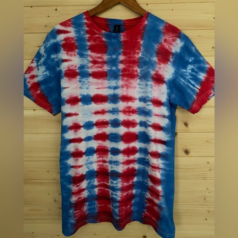 GILDAN Unisex Soft Style Patriotic Tie Dye T-Shirt Red White Blue Size Medium
